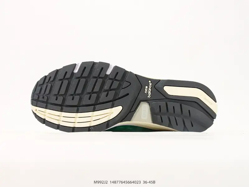 New Balance Sepatu Olahraga Retro Serbaguna Klasik M992J2